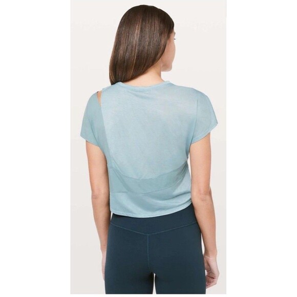 Lululemon No Inhibitions Cloud Blue Cropped Tee Cut Out Lightweight Sz 4 - Picture 3 of 13